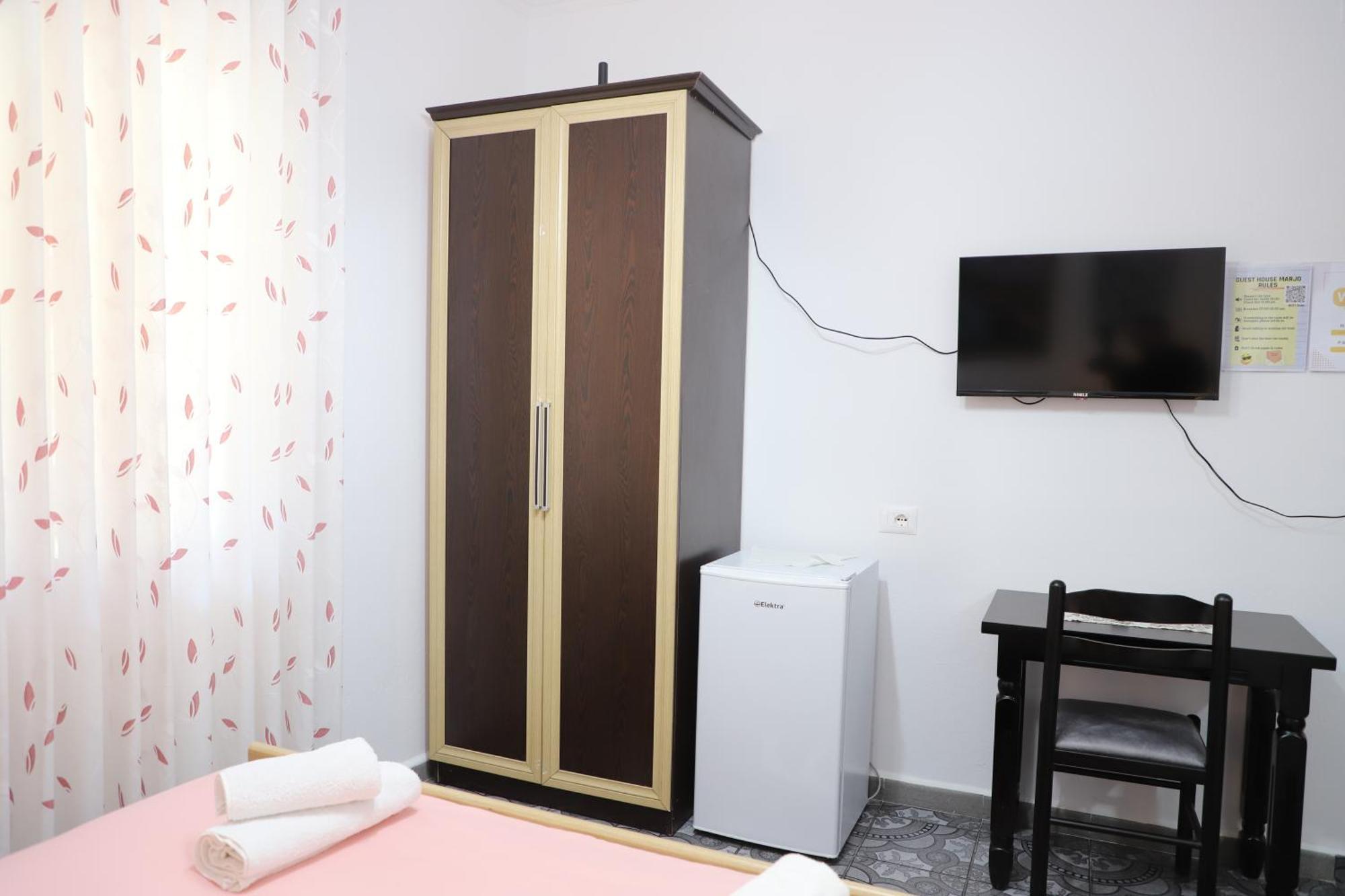 Guest House Marjo Berat Exterior photo