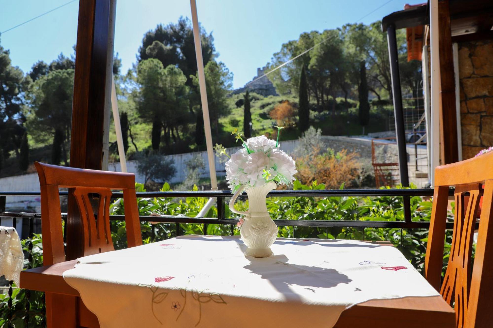 Guest House Marjo Berat Exterior photo