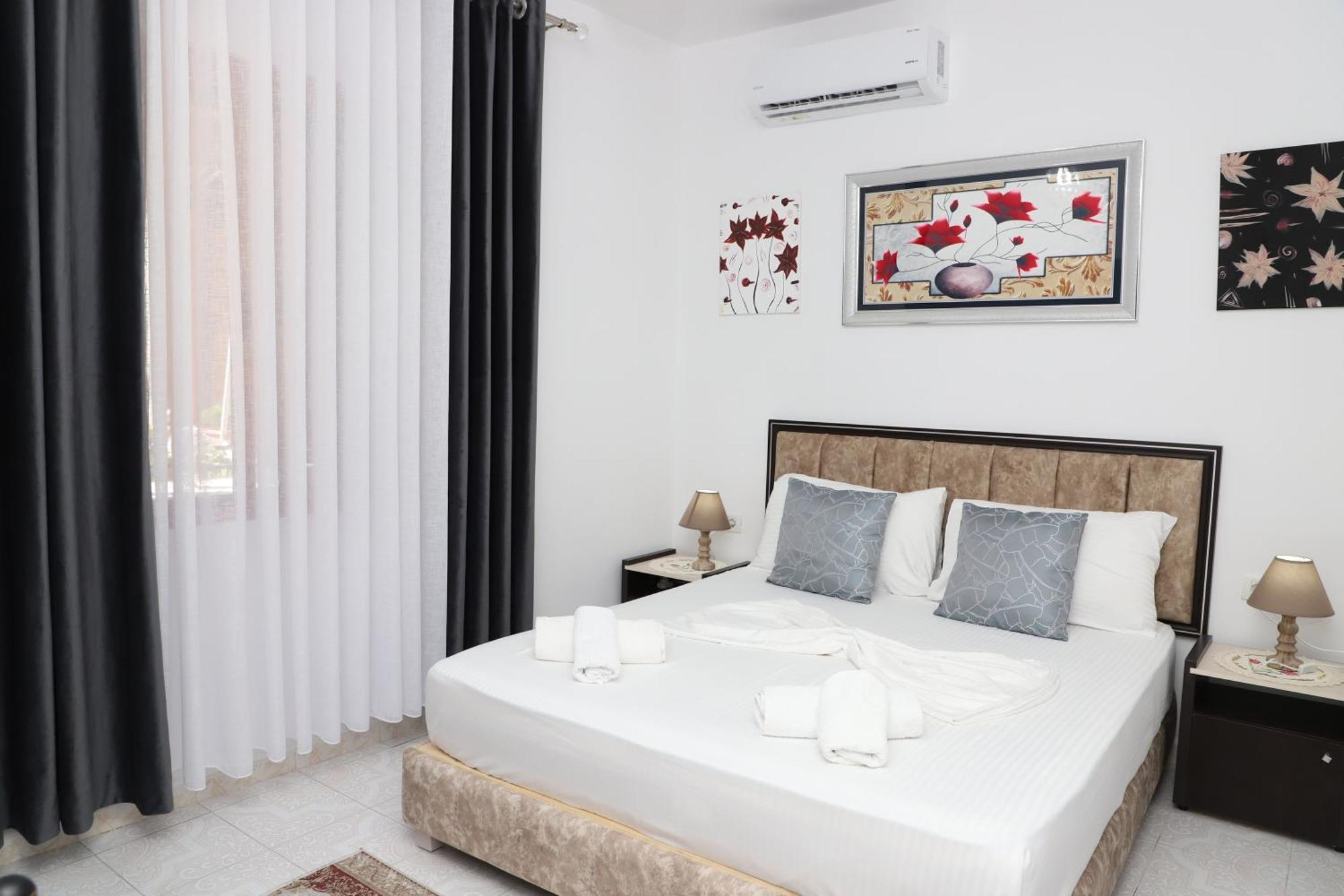 Guest House Marjo Berat Exterior photo